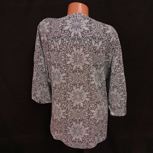 Croft & Borrow Womans top - Picture 2 of 9